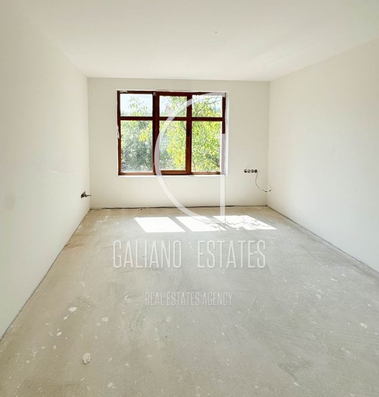 Еднофамилна къща в гр. Банкя - 0