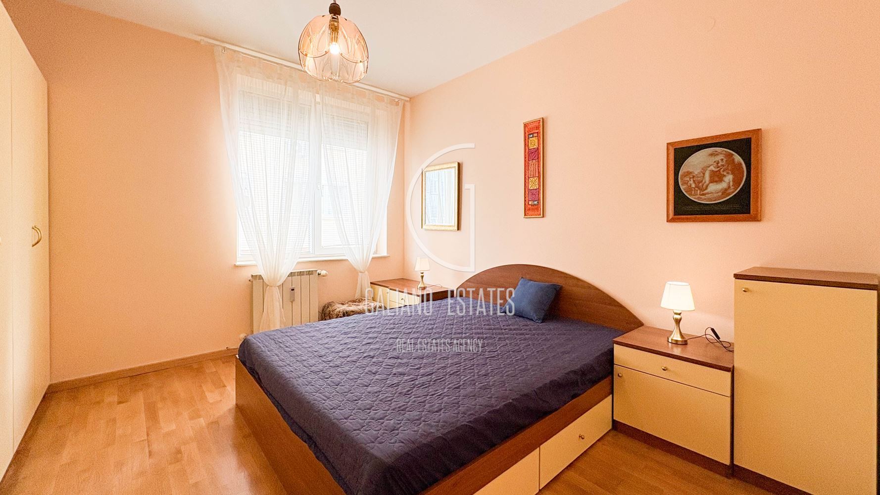 Уютен апартамент до Семинарията - 0