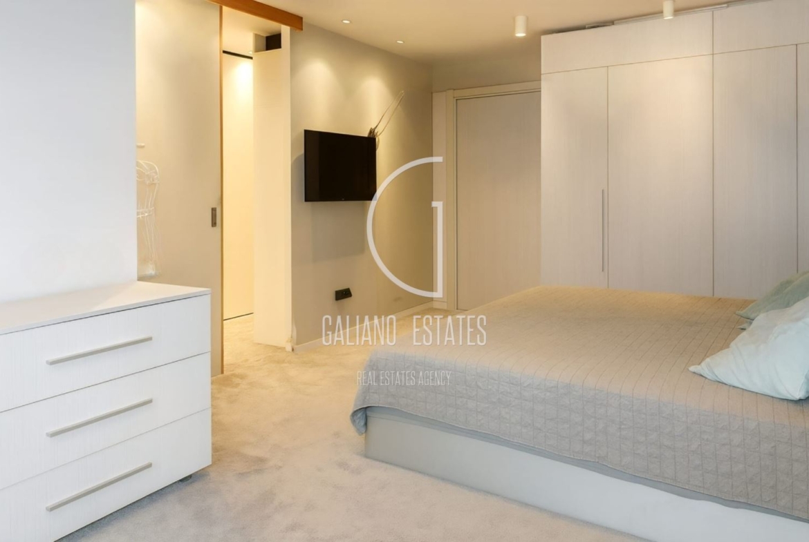 Просторен апартамент в кв.Стрелбище - 0