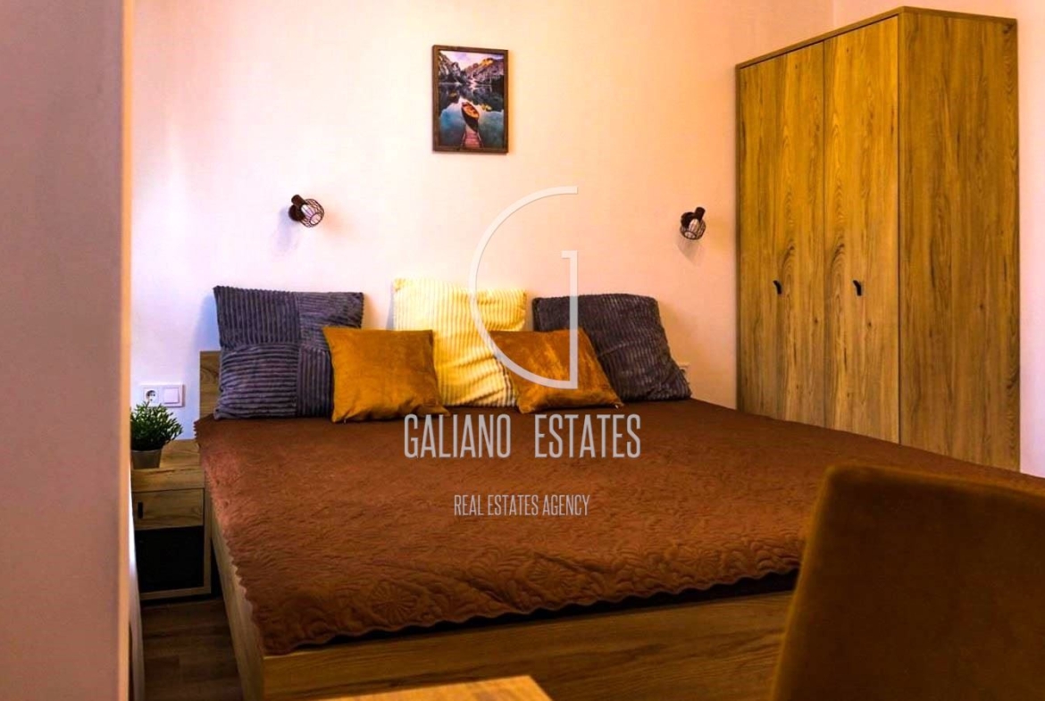 Елегантен тристаен апартамент в ж.к. Изток - 0