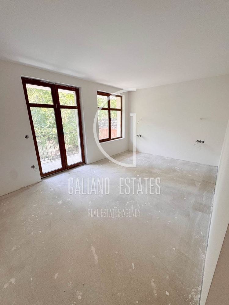 Еднофамилна къща в гр. Банкя - 0