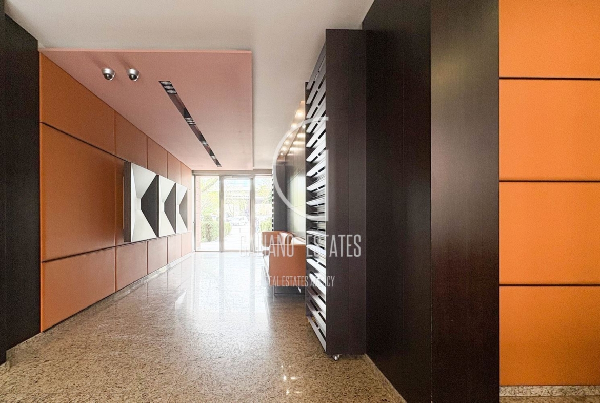 Просторен апартамент с прекрасна тераса в к-с Есте - 0