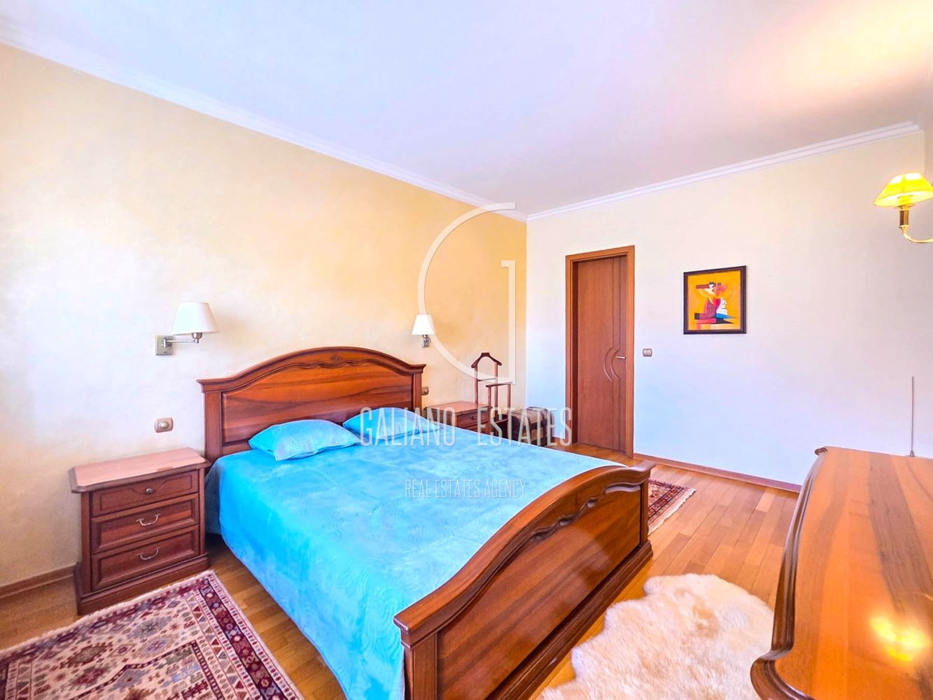 Просторен тристаен апартамент с гараж в кв. Витоша - 0