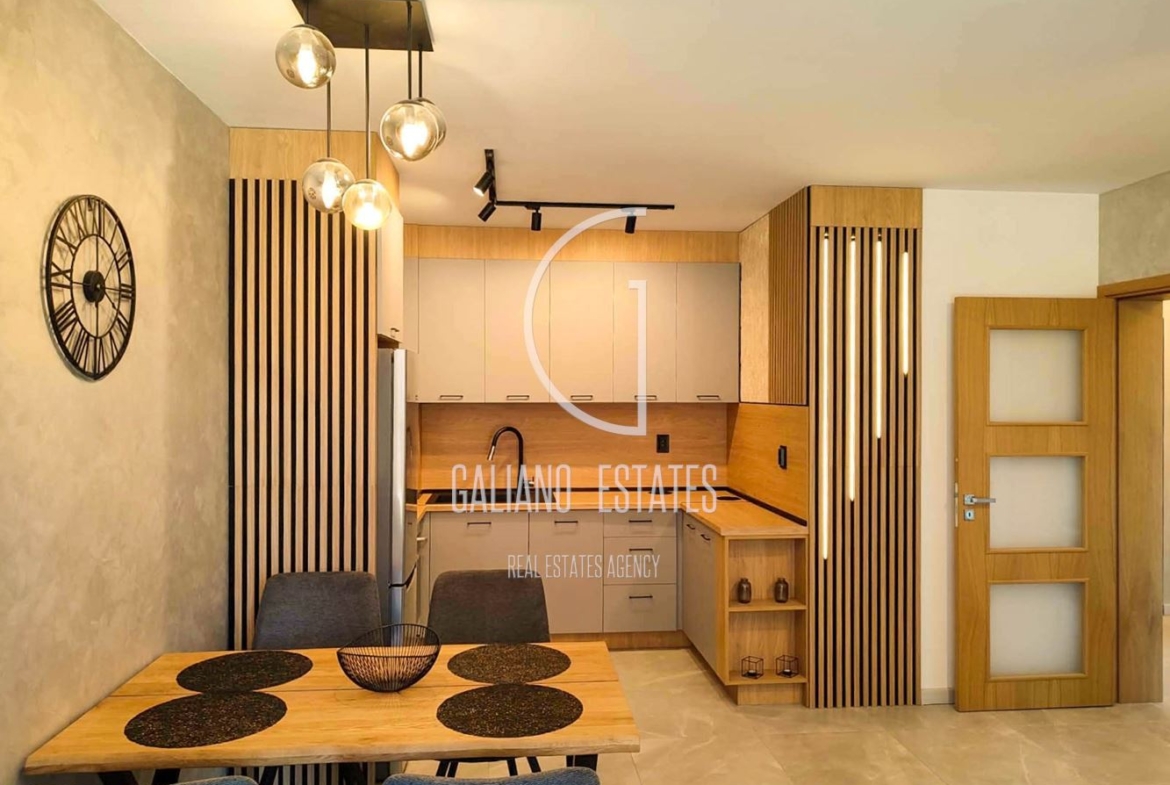 Двустаен апартамент с паркомясто в кв. Красно село - 0