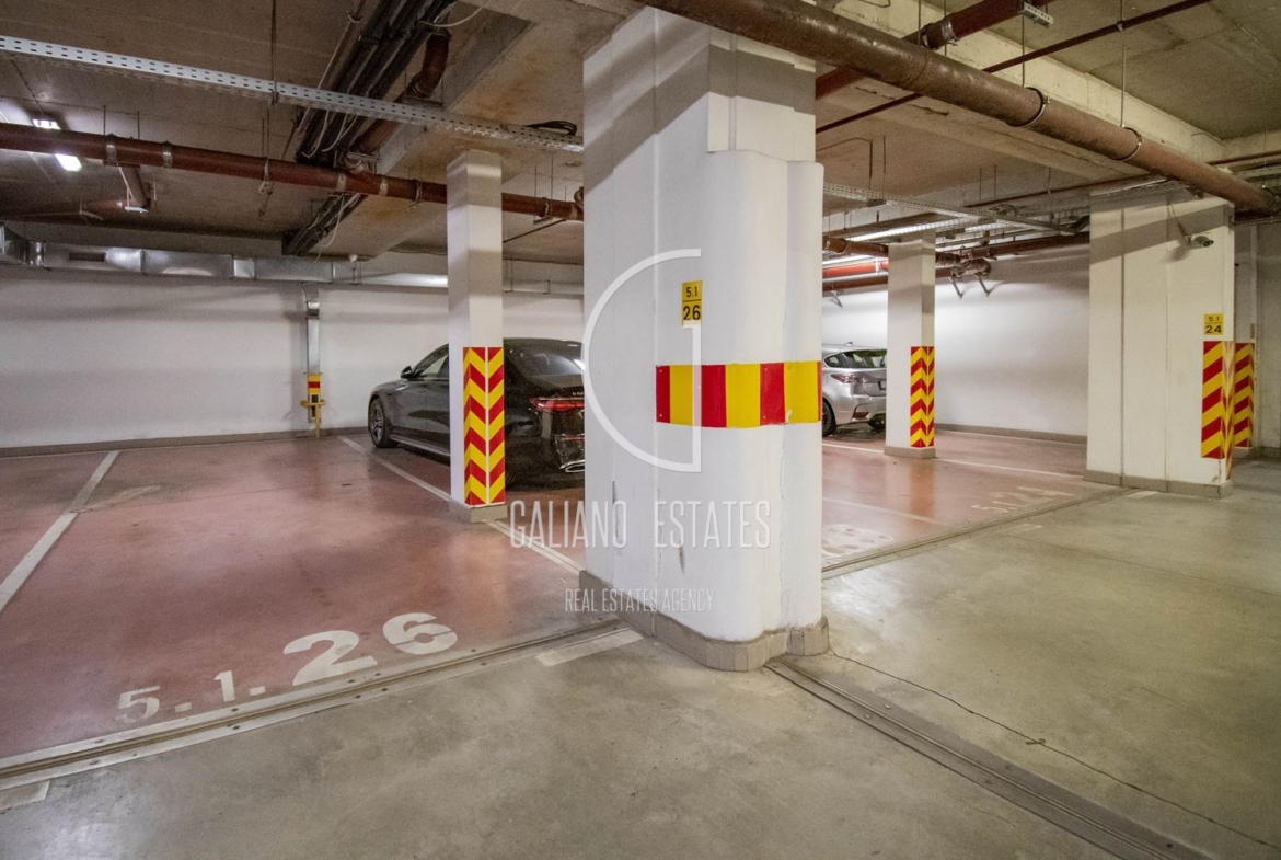 Прекрасен тристаен апартамент в престижен затворен комплекс - 0