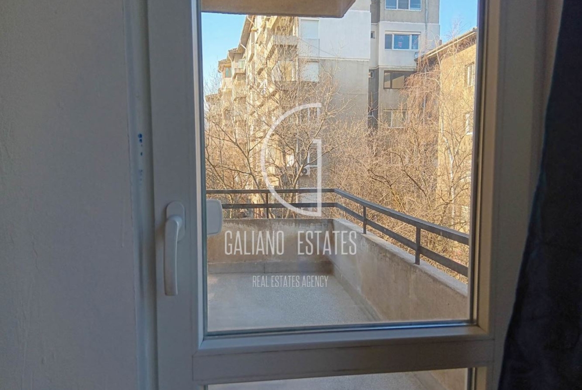 Четиристаен апартамент кв. Медицинска академия - 0