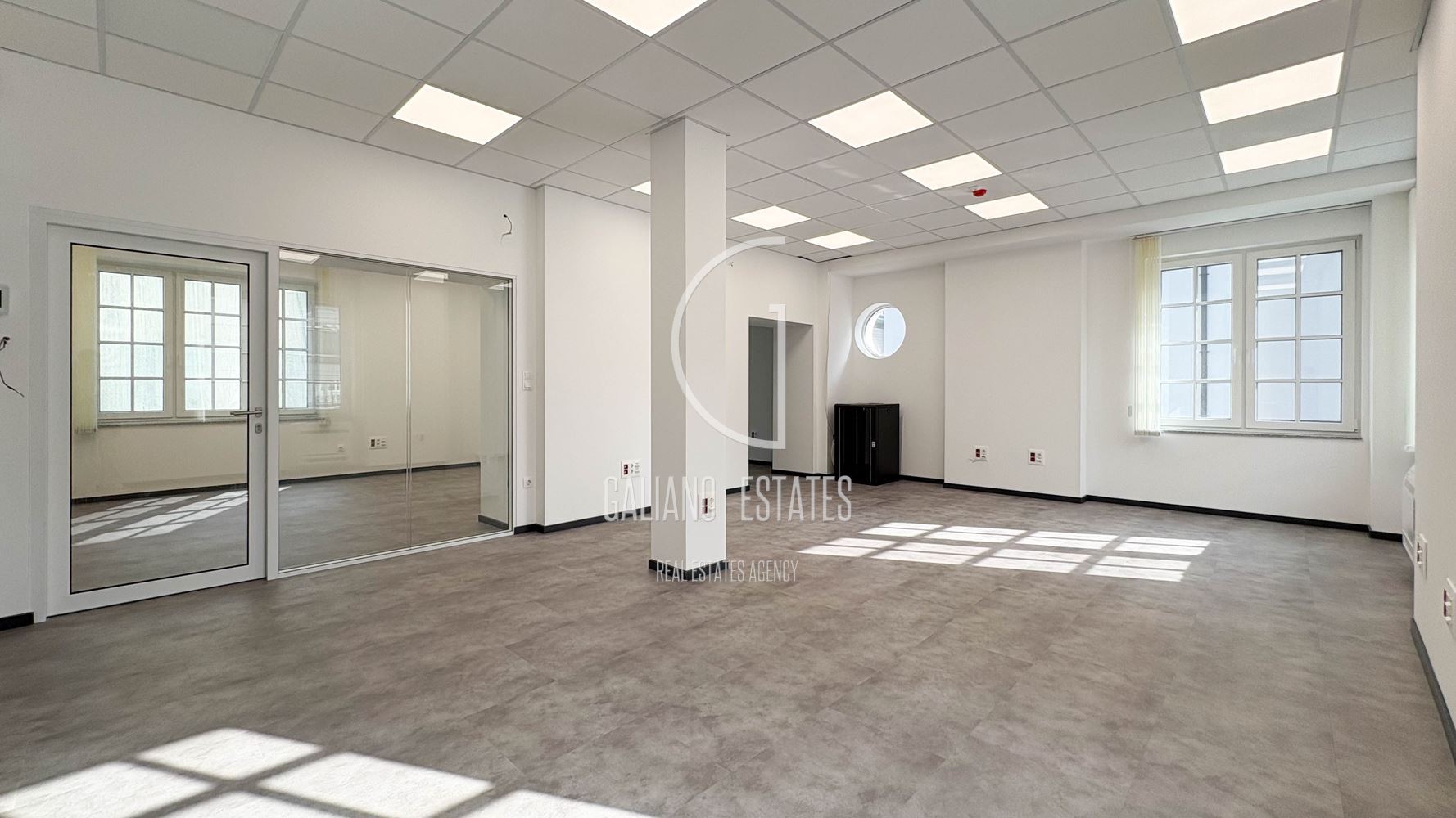 Атрактивен имот със статут на офис до Метростанция Сердика - 0