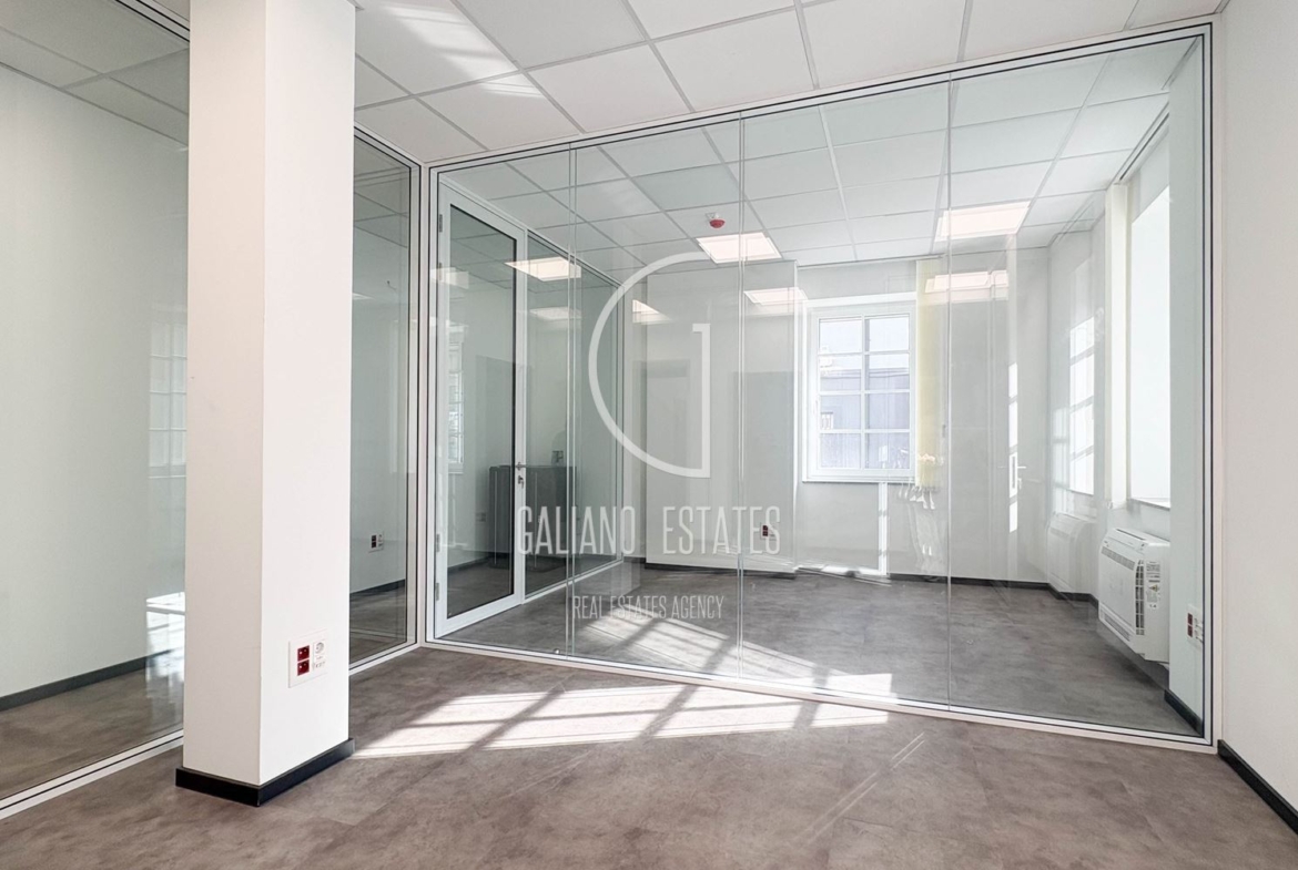 Атрактивен имот със статут на офис до Метростанция Сердика - 0