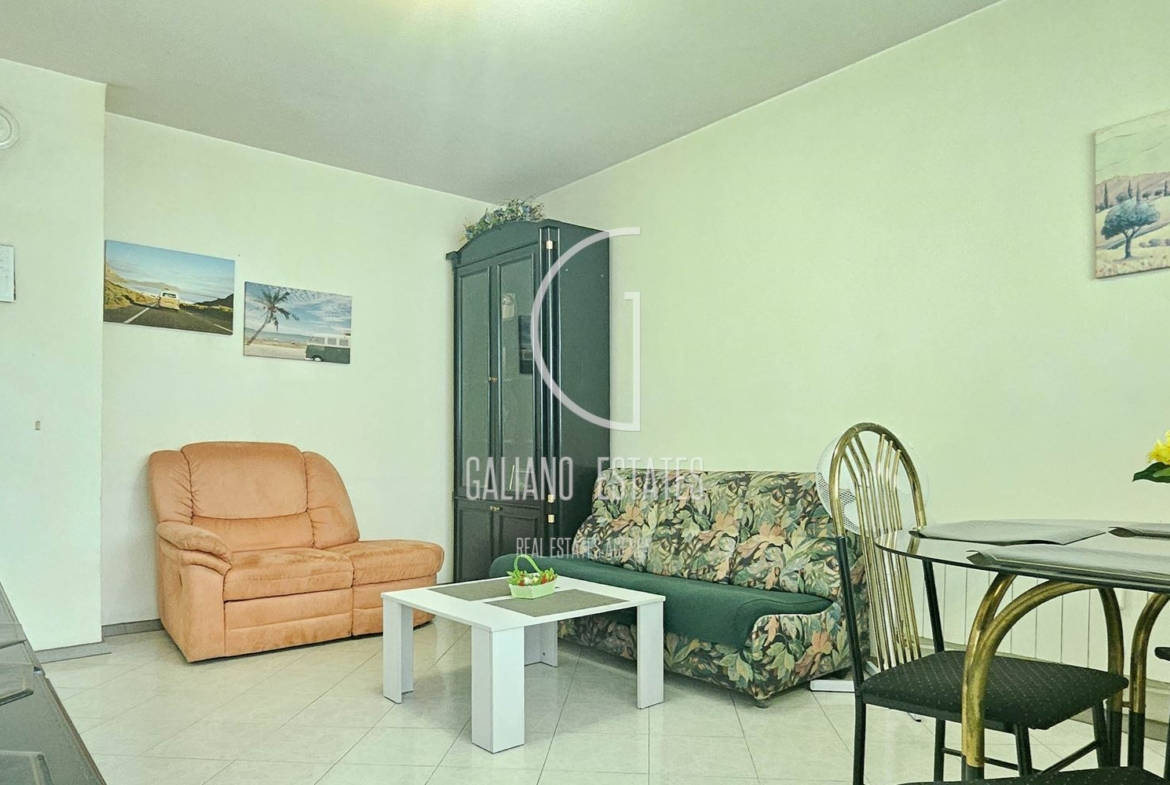 Слънчев двустаен апартамент в жк. "Младост 3" - 0