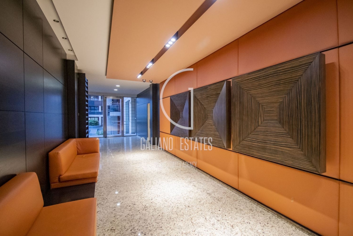 Прекрасен тристаен апартамент в престижен затворен комплекс - 0