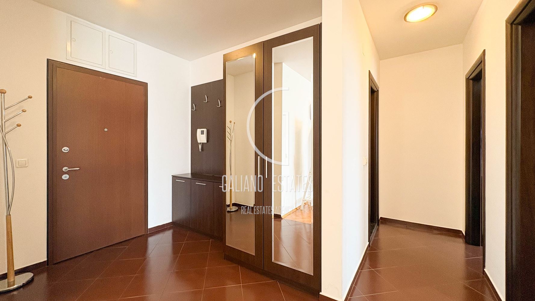 Просторен апартамент с прекрасна тераса в к-с Есте-0 Просторен апартамент с прекрасна тераса в к-с Есте - 0