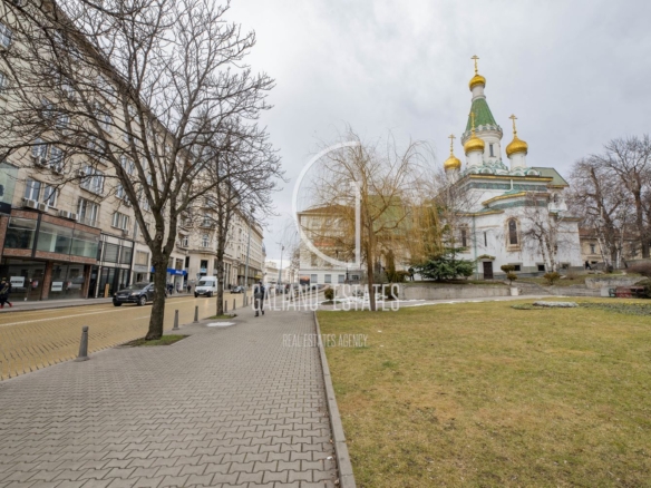 Стилен апартамент в сърцето на София - 0